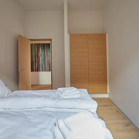 Modern With Access To A Roof Terrace *