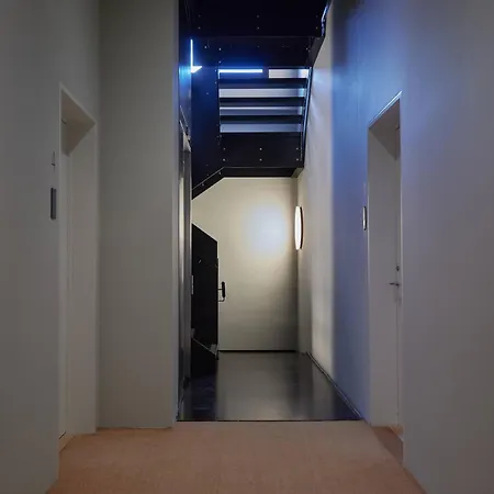 Modern With Access To A Roof Terrace דירה *